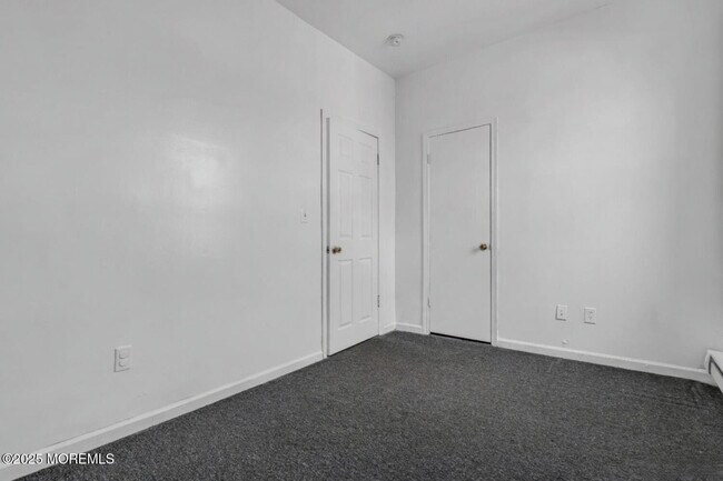 Building Photo - 720 Cortlandt St