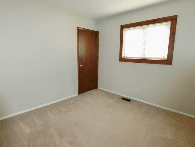 Building Photo - 517 Hingham Ln