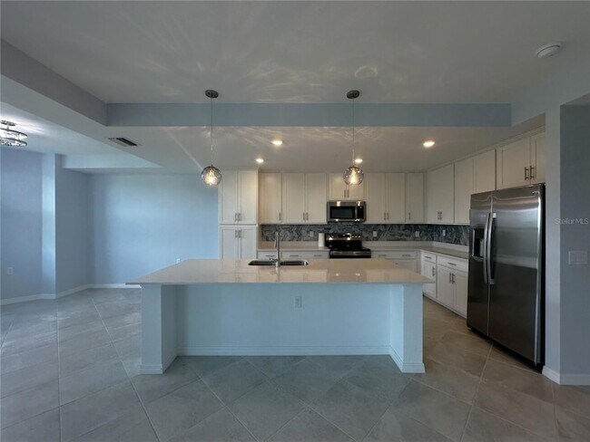 Building Photo - 14211 Heritage Landing Blvd