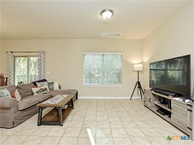 Building Photo - 516 E Slaughter Ln