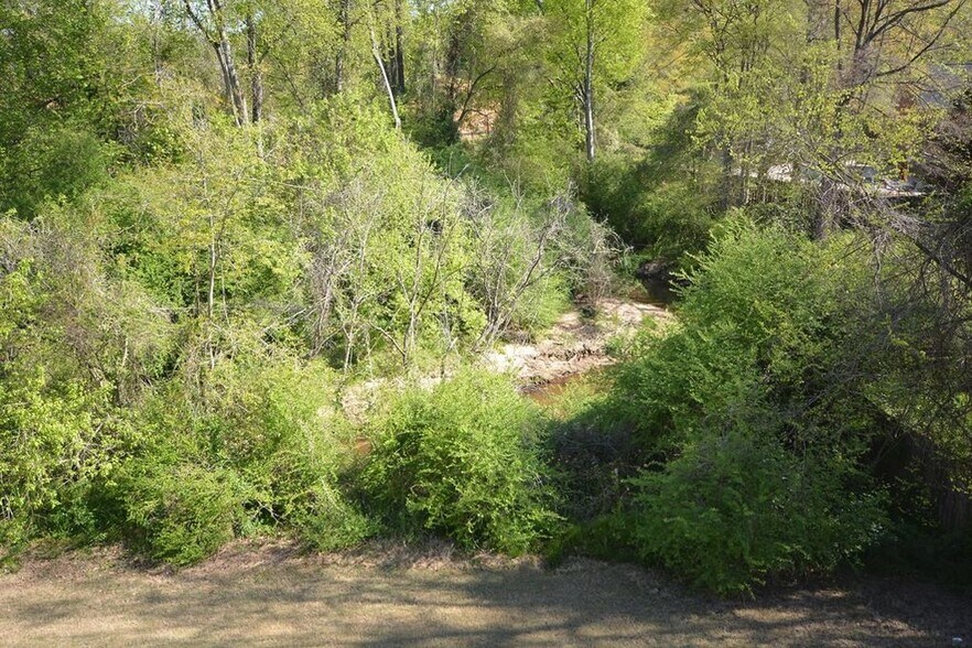 Building Photo - 3957 High Chaparral Dr