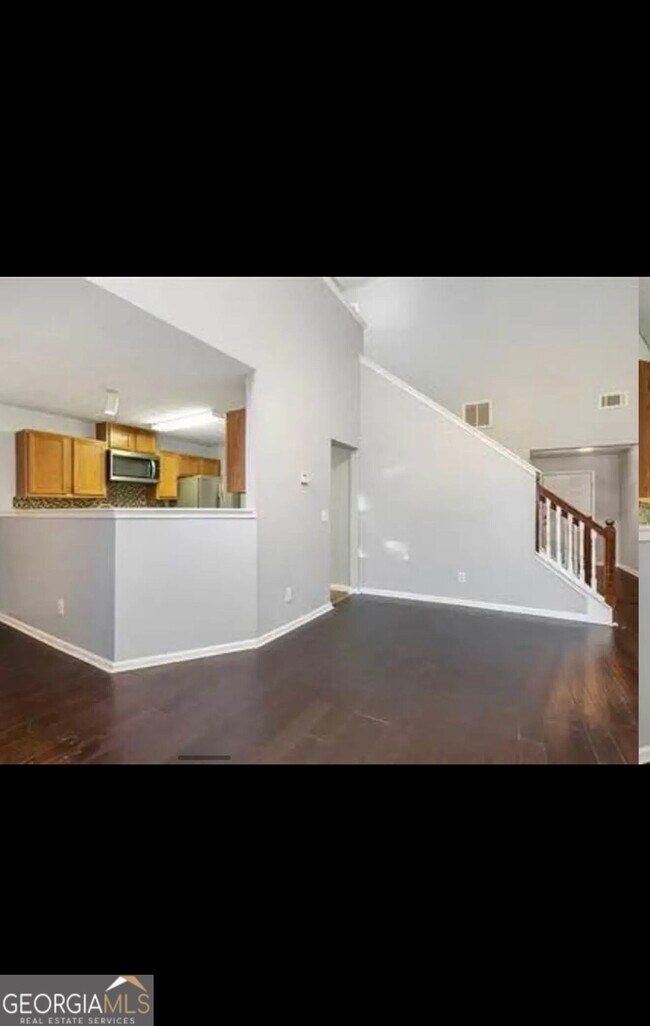 Building Photo - 5563 Windfall Ln