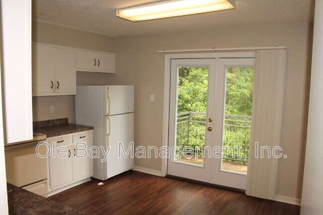 Building Photo - 4009 Old Shell Rd