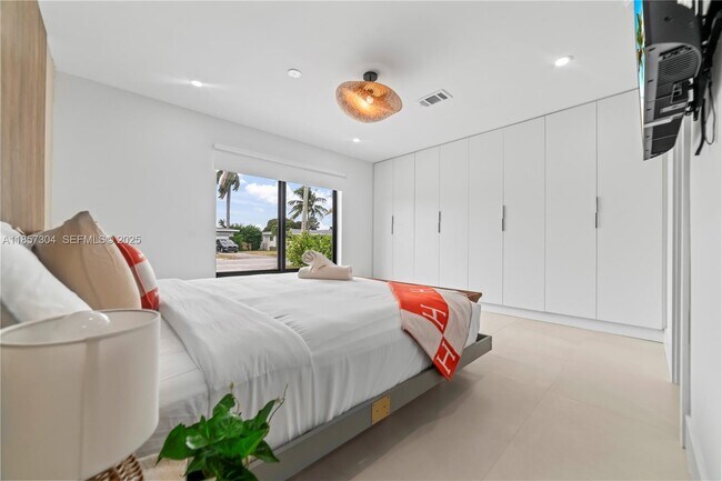 Building Photo - 209 N 31st Ave