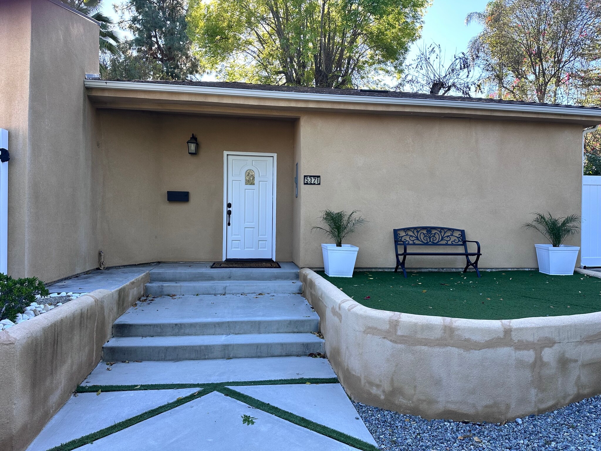 Building Photo - 5371 Topeka Dr