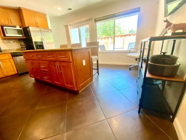 Building Photo - San Ramon Cozy Single Story 3 Bed / 2 Bath...