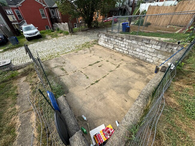 Building Photo - 724 Wills St