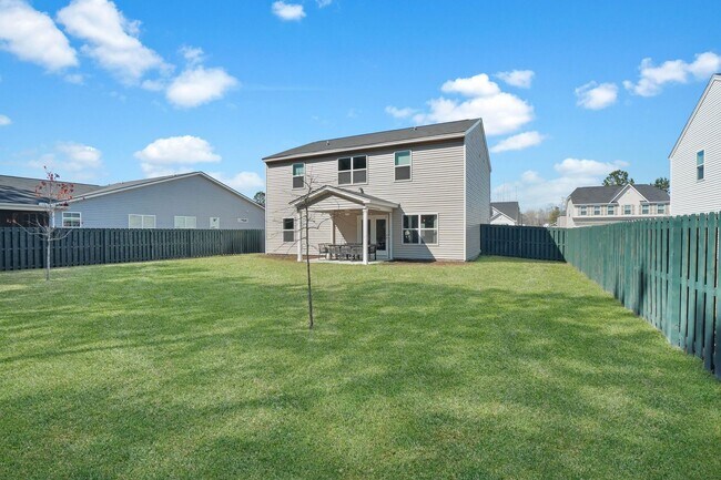 Building Photo - Bright & Welcoming 5-Bedroom Home in Richmond Hill, GA