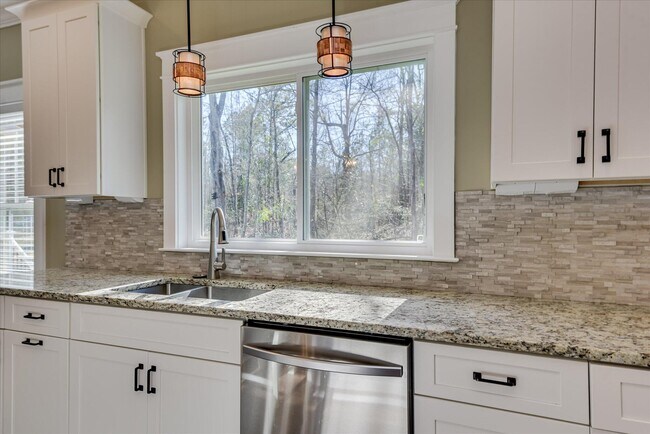 Building Photo - 400 Rish Store Rd