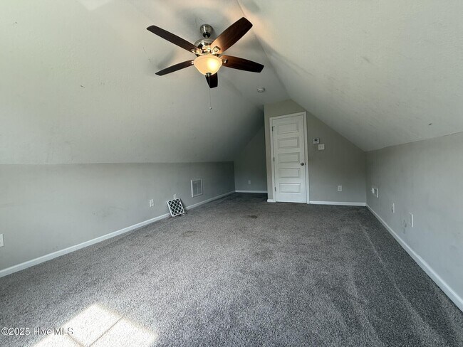 Building Photo - 204 N Windy Ridge Rd