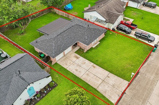 Building Photo - 12211 Pompton Dr