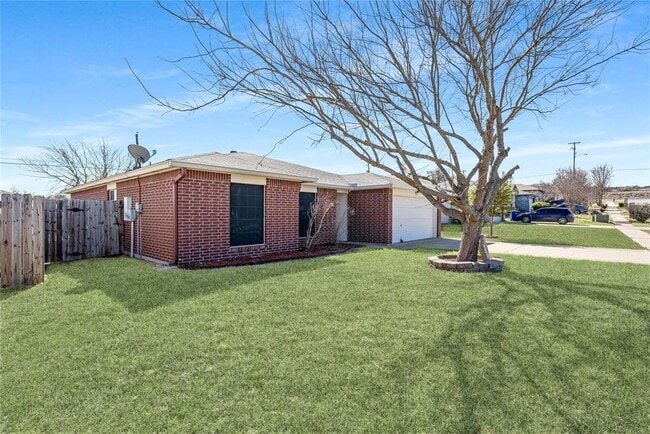 Building Photo - 210 Mesquite Cir