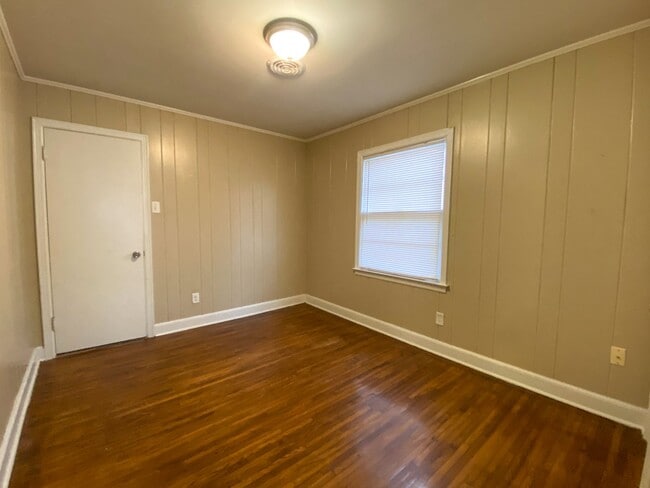 Building Photo - 1654 Dearing Rd
