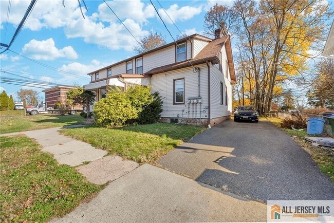 Building Photo - 2102 Woodbridge Ave