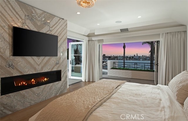 Building Photo - 2401 Bayshore Dr