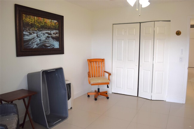 Building Photo - 13250 SW 4th Ct