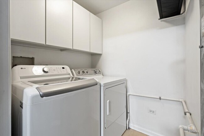 Building Photo - 3501 Wellington Ct