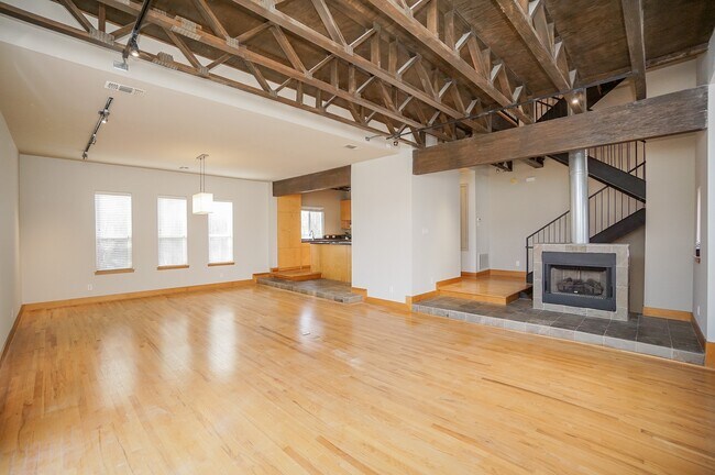 Building Photo - 228 Willard St