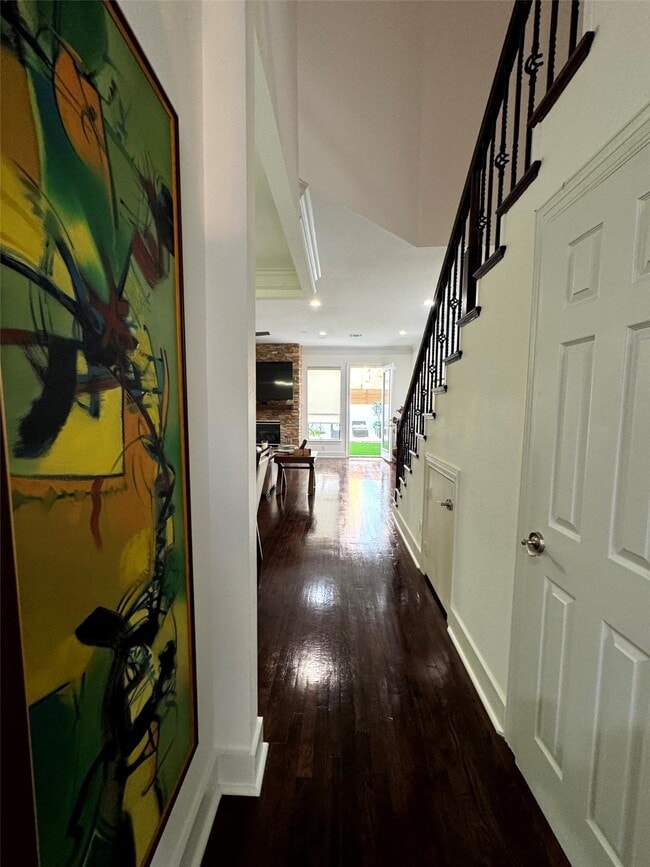 Building Photo - 824 Birdsall St