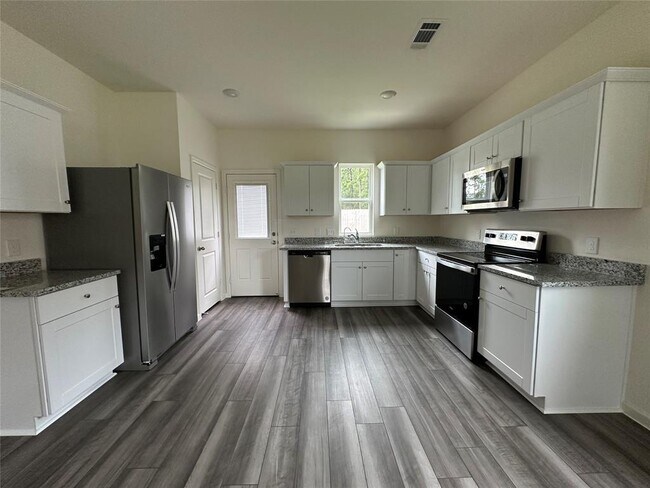 Building Photo - 3507 Queensberry