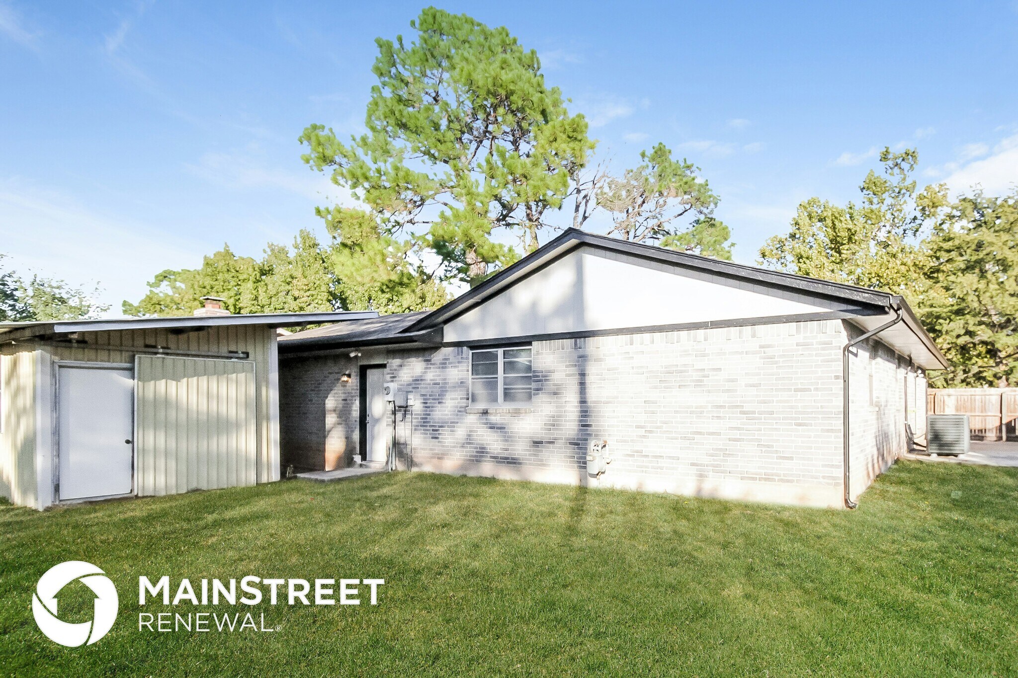 Building Photo - 1610 Pecan Ave