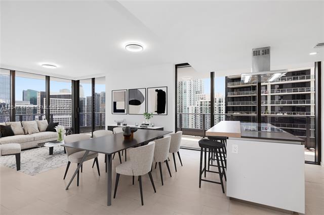 Building Photo - 1000 Brickell Plz