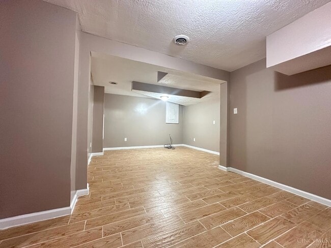 Building Photo - 2355 Henesy Ln