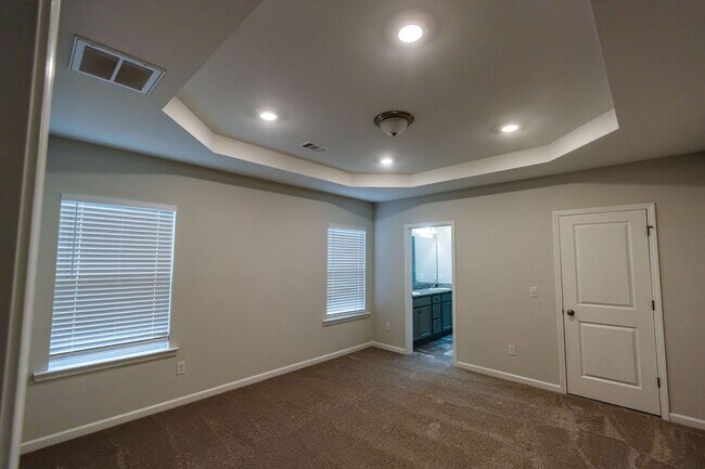 Building Photo - 57 White Pine Way