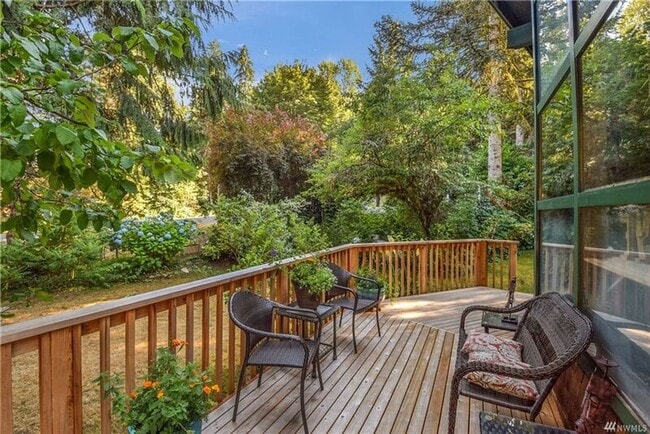 Building Photo - 16112 Jordan Way