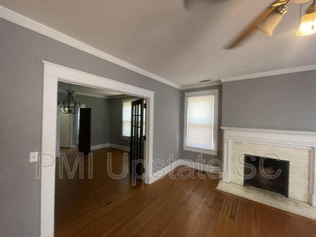 Building Photo - 181 N Fairview Ave