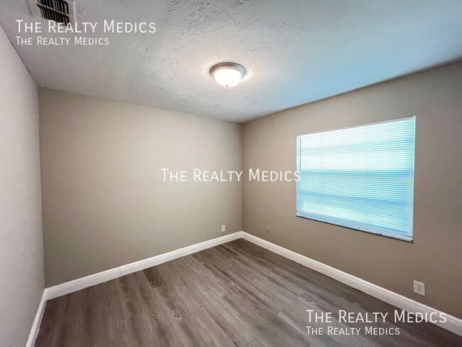 Building Photo - 2095 NW 43rd St