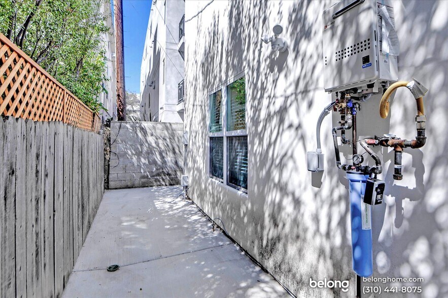 Building Photo - 2205 Camden Ave