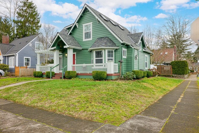 Building Photo - Delightful 4 Bed/2.5 Bath Craftsman home in the Rose City Park Neighbood