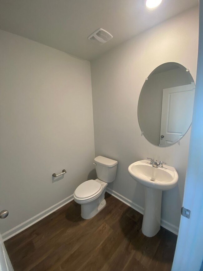 Building Photo - 407 Sea Breeze Dr