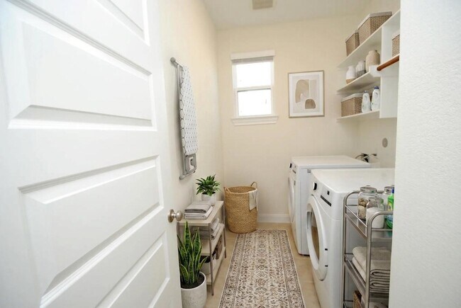 Building Photo - 26806 Skylark Blf Trl