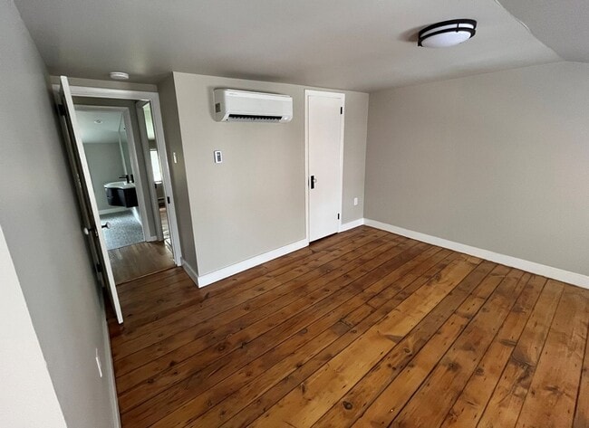 Building Photo - *Beautiful home in historic area of the city*