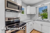 Building Photo - 568 Whitethorne Ave