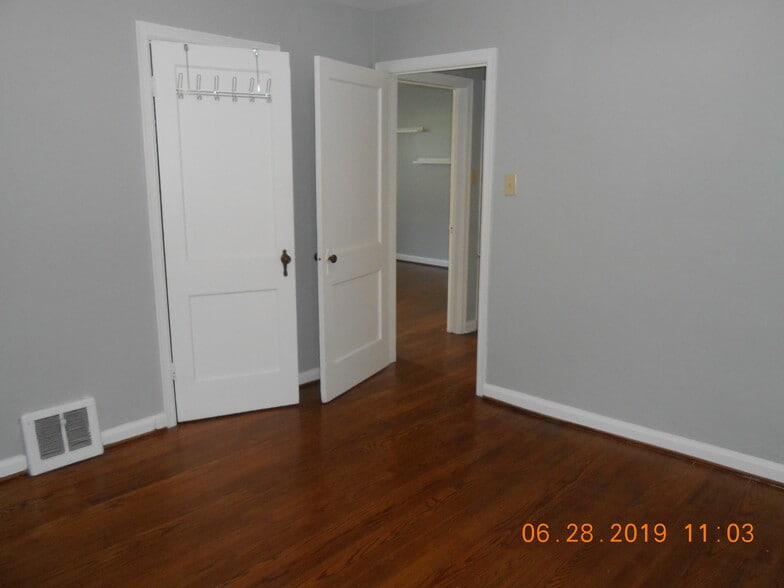 Back Bedroom - 1343 Ida Ave