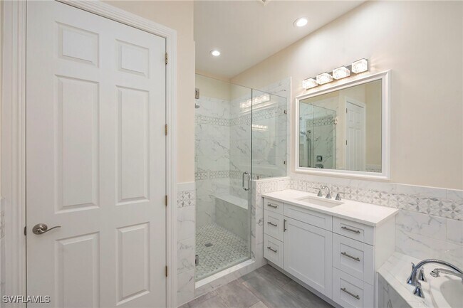 Building Photo - 5025 Maxwell Cir