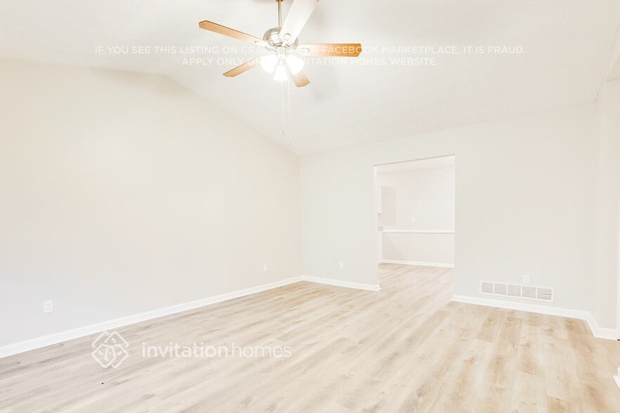 Building Photo - 3890 Daylily Way