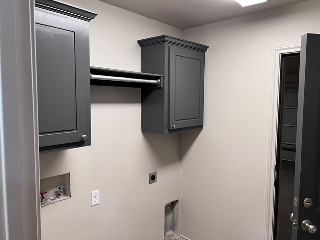 Building Photo - Amazing corner location in Wolfforth  4 be...