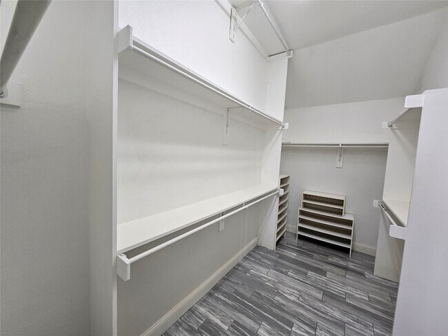 Building Photo - 2813 Gulf Breeze Ct