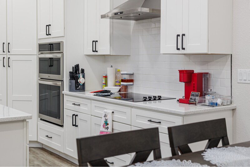 Building Photo - 550 Battle Ave