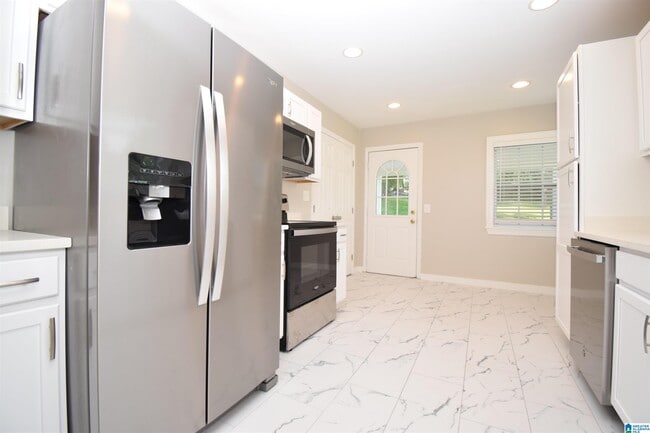 Building Photo - 1166 Alford Ave