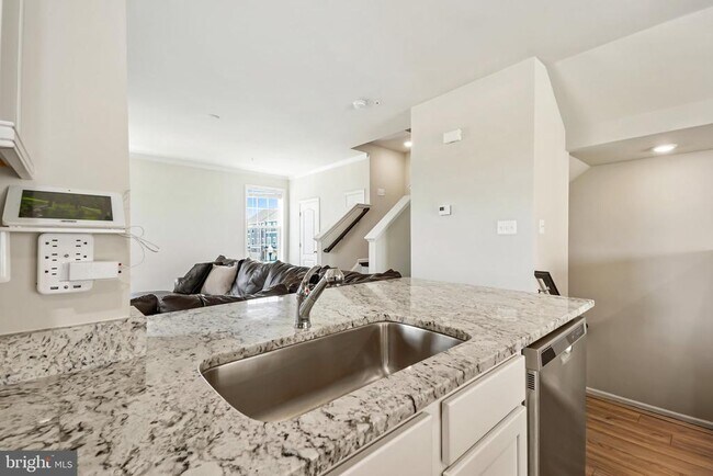 Building Photo - 6052 Krantz Dr