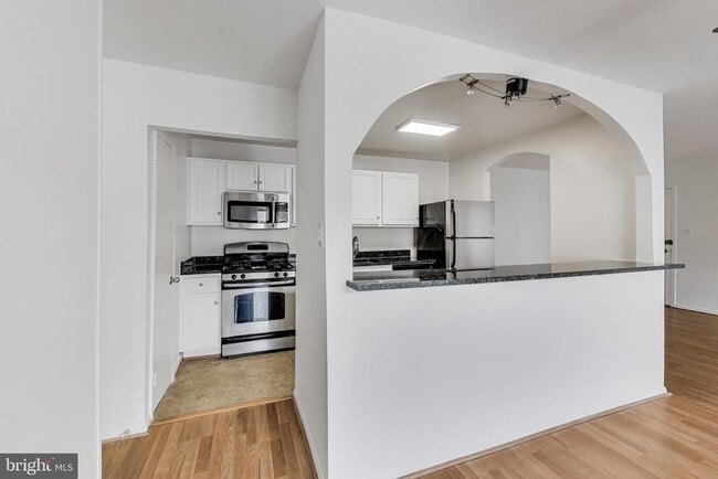 Building Photo - 12307 Braxfield Ct