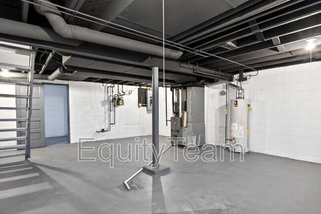 Building Photo - 405 Home Ave