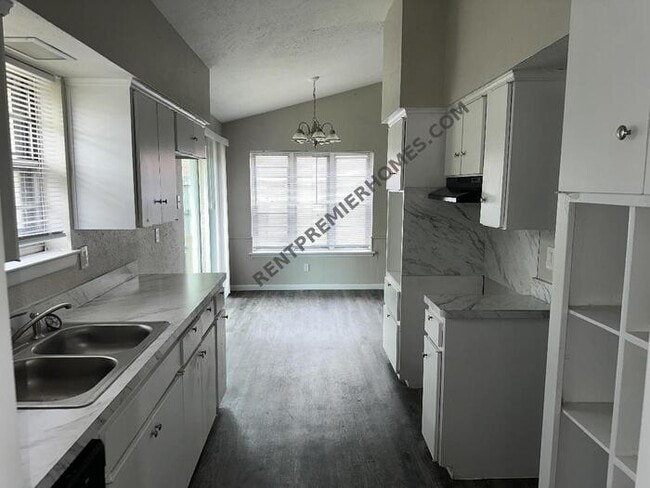 Building Photo - 4772 Shands Dr