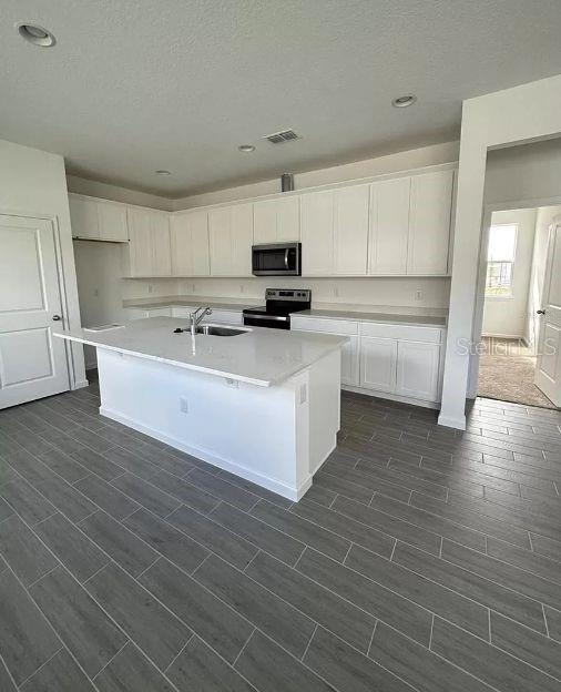 Building Photo - 4350 Davos Dr