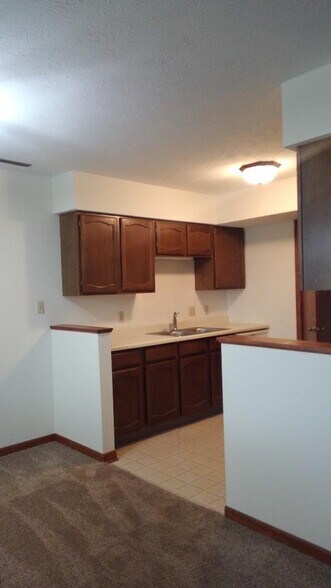 Kitchen has DW - 1130 W Nobes Rd